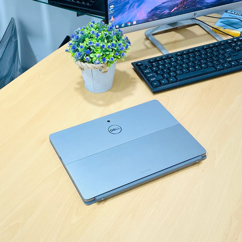 DELL LATITUDE 7200 I5 8TH GEN RAM 8GB SSD 256GB 2 IN 1 TOUCH SCREEN WINDOWS 11 PRO