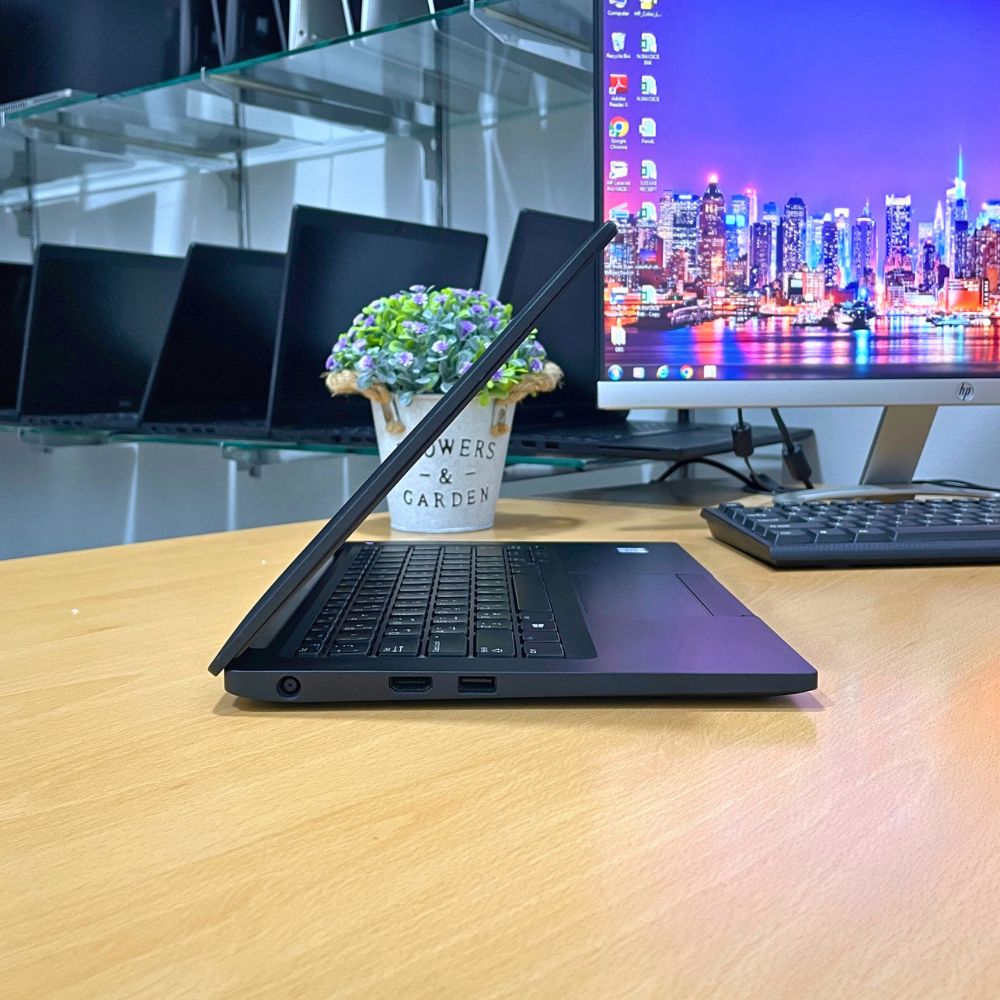 DELL LATITUDE 7390 i5 8TH GEN RAM 8GB SSD 256GB TOUCH 13.3" FHD WINDOWS 11 PRO
