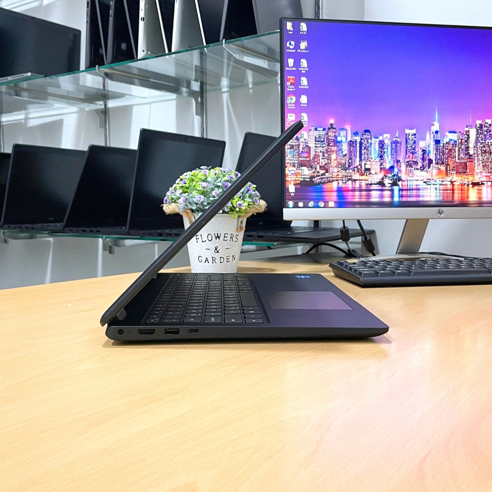 DELL LATITUDE 3520 i5 11TH GEN RAM 16GB SSD 512GB 15.6" WINDOWS 11 PRO