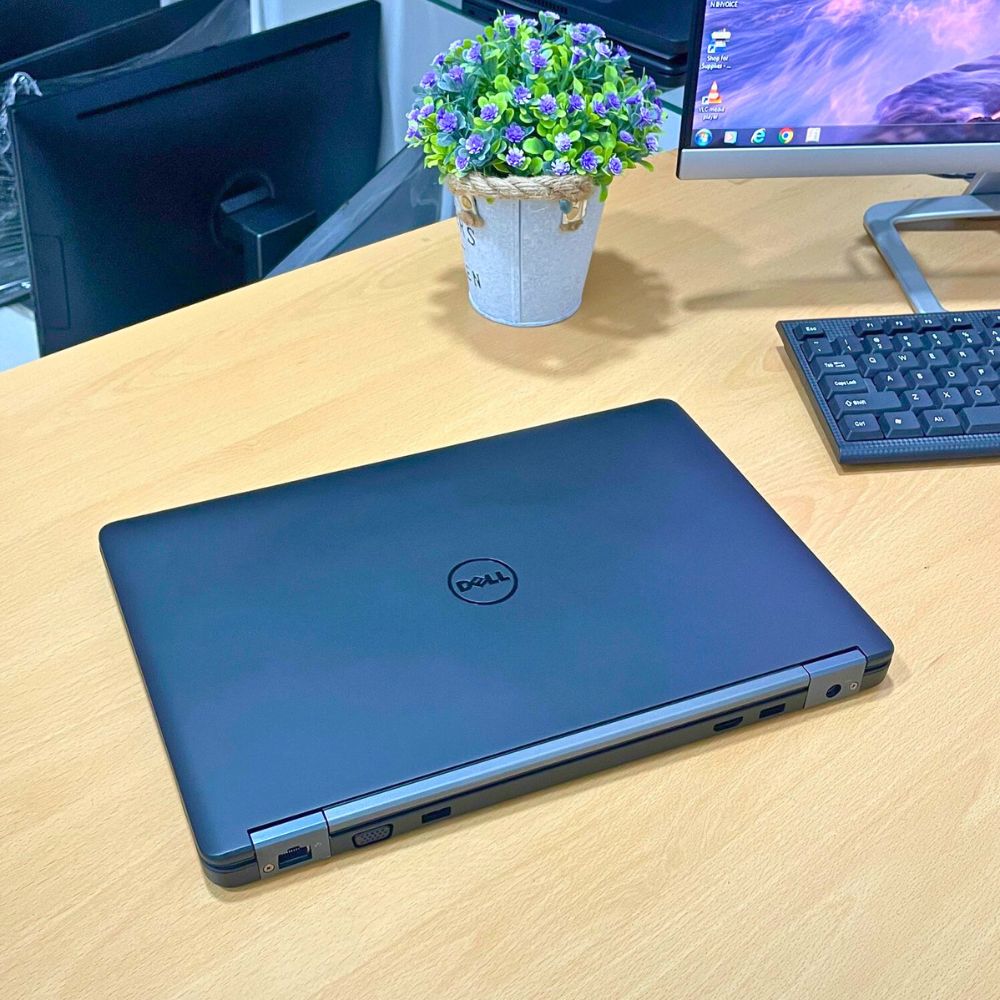 DELL LATITUDE 5450 i7 5TH GEN RAM 8GB SSD 256GB 14" WINDOWS 1O PRO