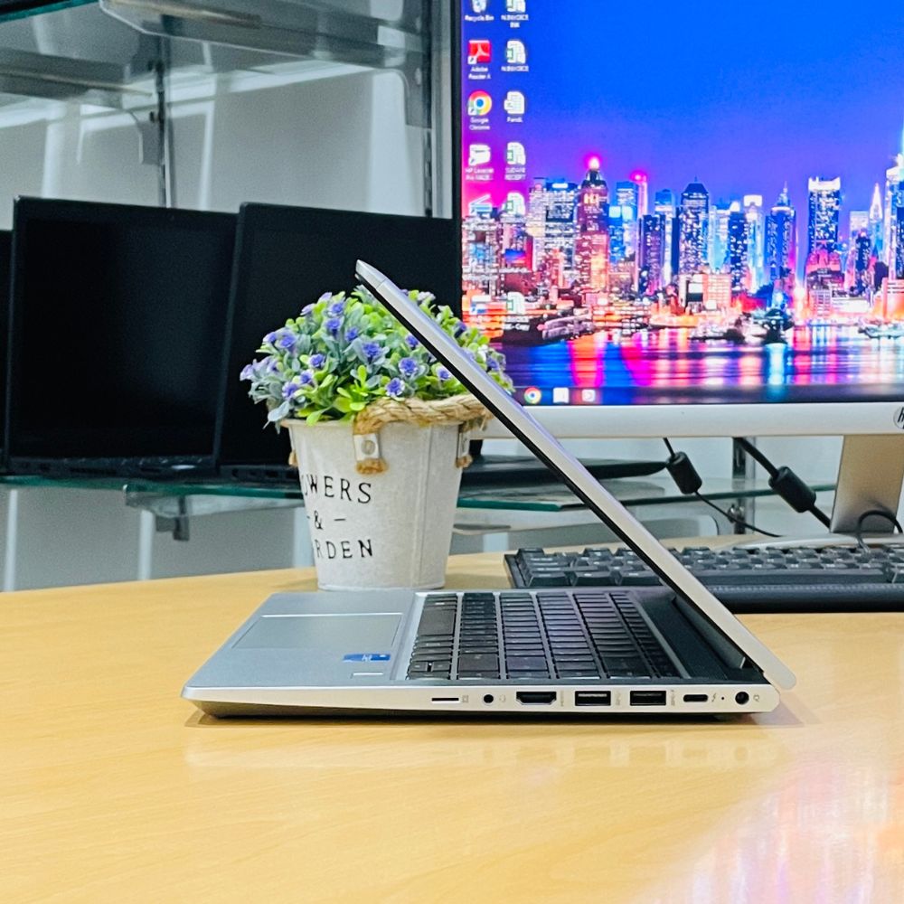 HP PROBOOK 640 G8 i7 الجيل الحادي عشر RAM 16GB SSD 512GB 14" WINDOWS 11 PRO