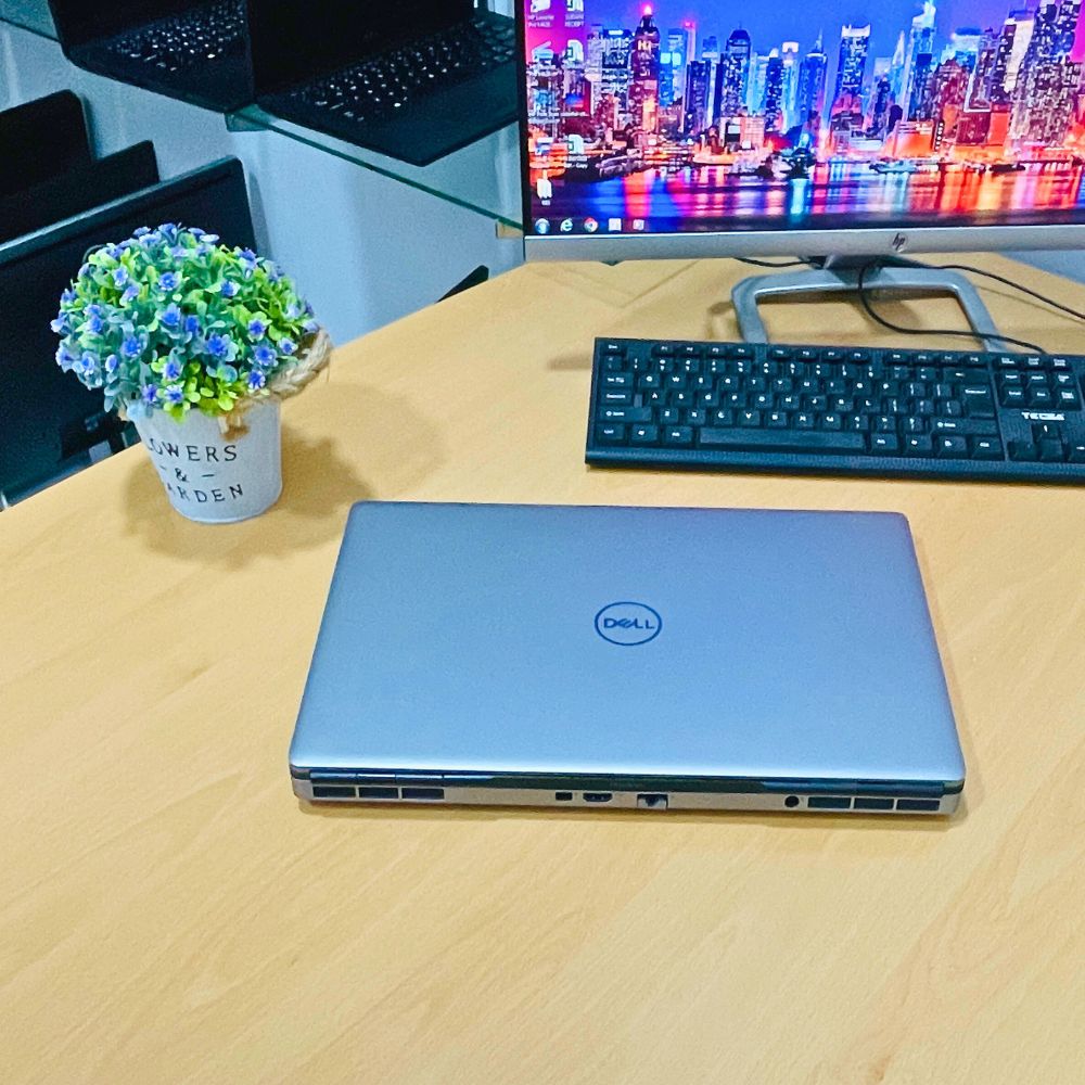 DELL PRECISION 7550 i7 10TH 16GB 512GB 4GB NVIDIA GRAPHIC 15.6" WINDOWS 11 PRO