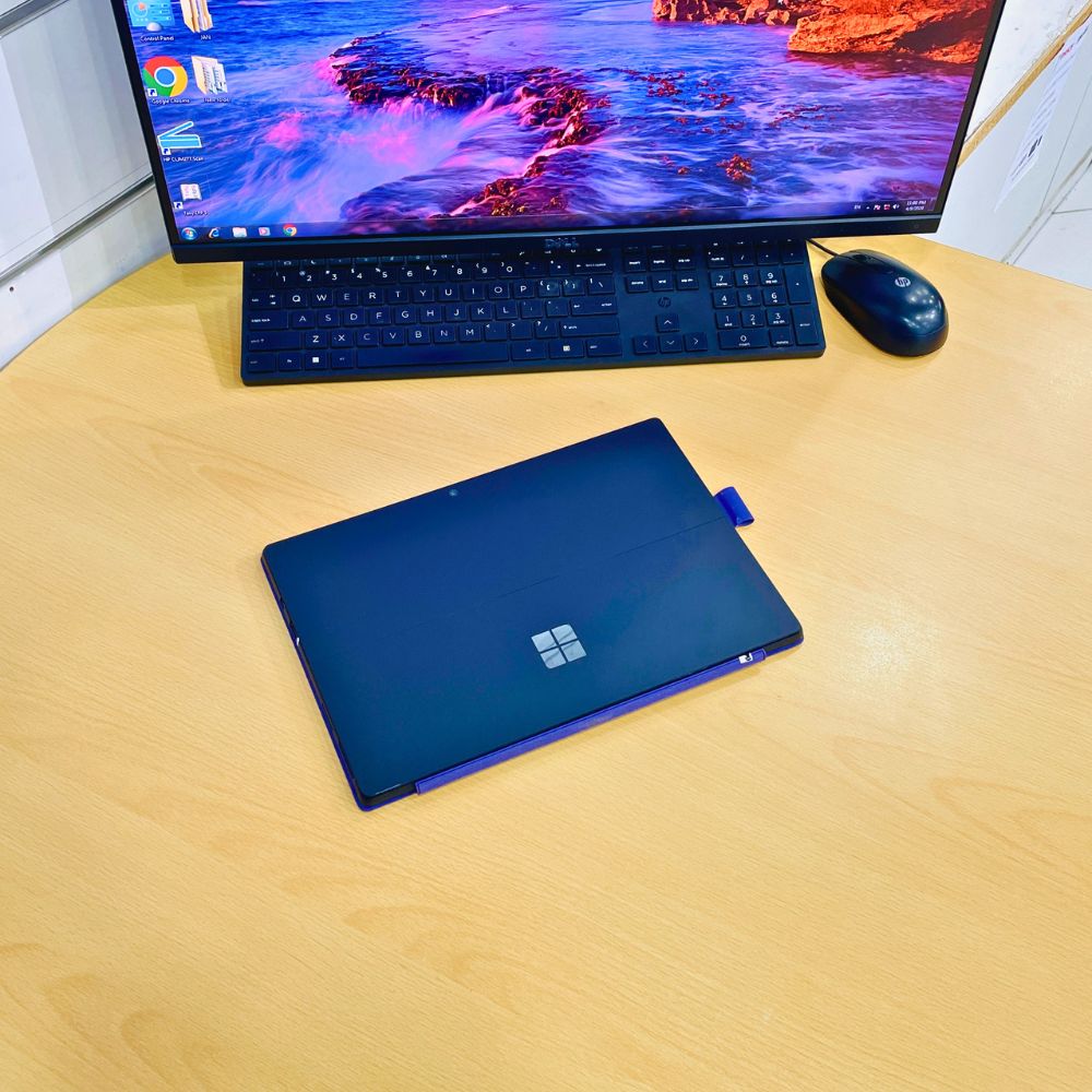 MICROSOFT SURFACE PRO 6 i5 8TH GEN RAM 8GB SSD 256GB 2 IN 1 TOUCH SCRREN WINDOWS 11 PRO