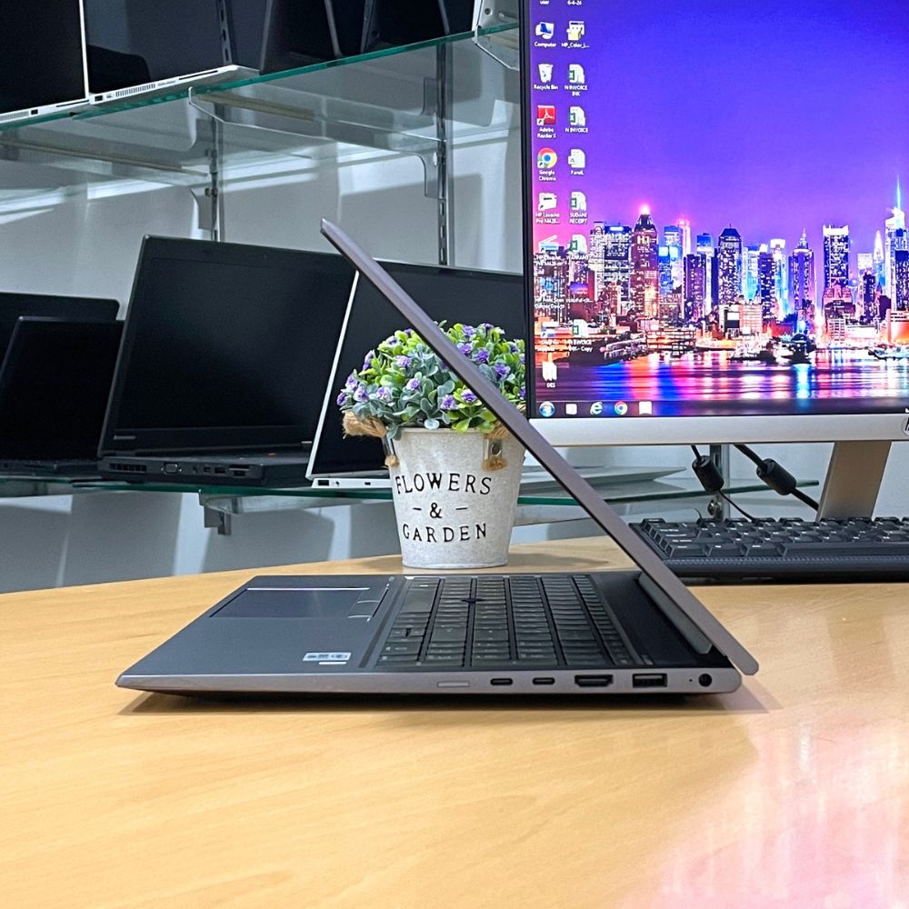 HP ZBOOK 15 FIREFLY G7 i7 10TH GEN RAM 16GB SSD 512GB 15.6" NVIDIA 4GB TOUCH SCREEN