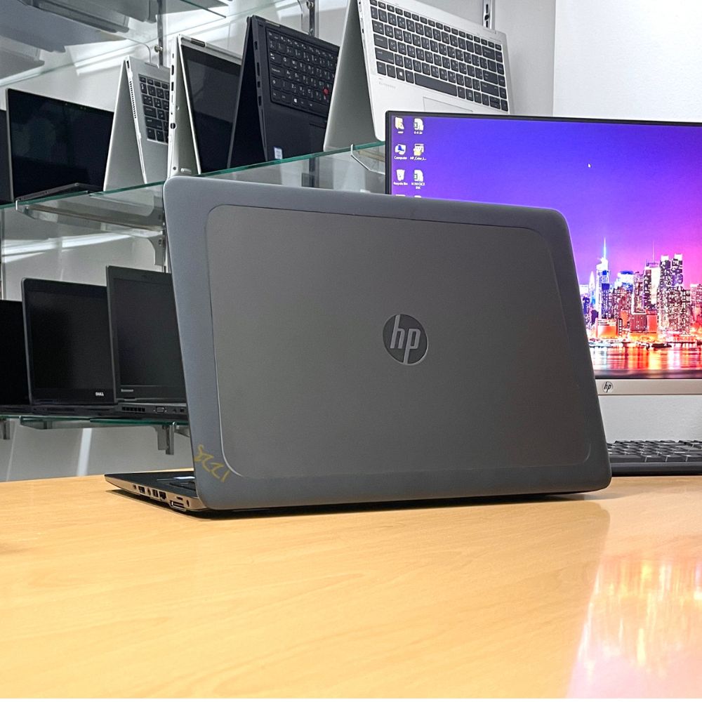 HP ZBOOK 15U i7 7TH GEN RAM 16GB SSD 512GB AMD 2GB GRAPHIC 15.6" WINDOWS 11 PRO