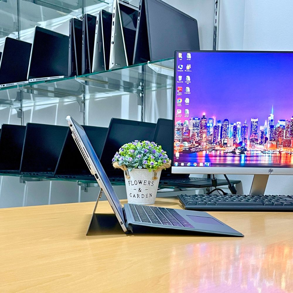 DELL LATITUDE 7320 i5 11TH GEN RAM 16GB SSD 512GB 2 IN 1 TOUCH SCREEN 12.3" WIH PEN WINDOWS 11 PRO