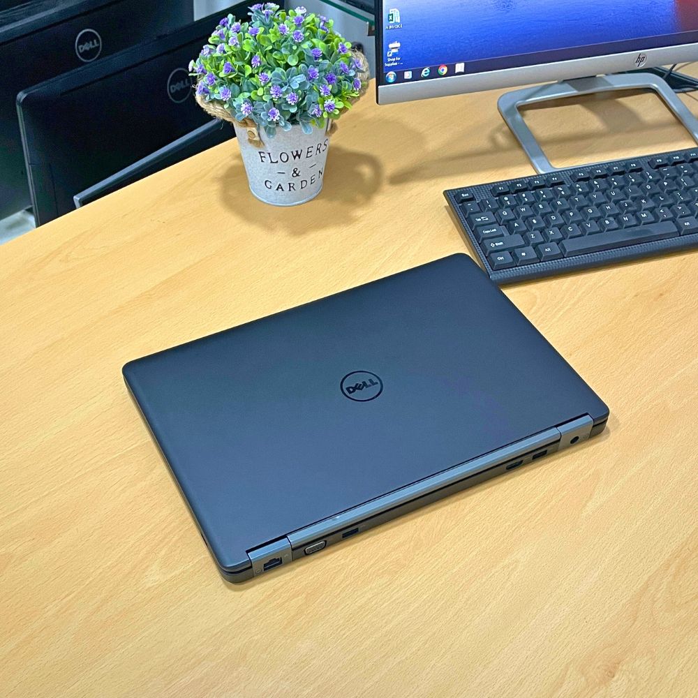 DELL LATITUDE 5450 i5 5TH GEN RAM 8GB SSD 256GB 14" WINDOWS 1O PRO