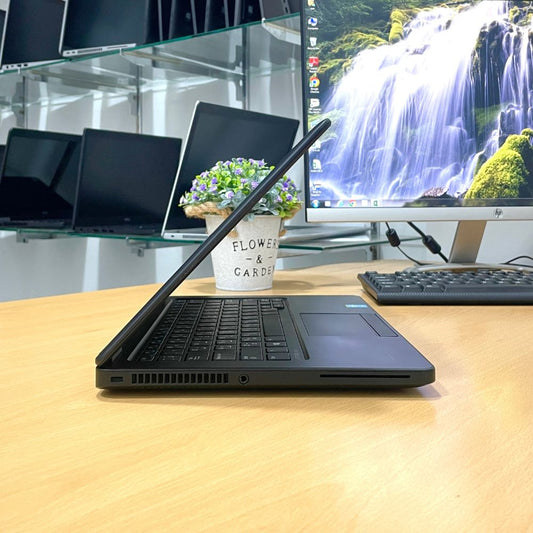 DELL LATITUDE 5250 i5 5TH GEN RAM 8GB SSD 256GB 12.5" WINDOWS 10 PRO