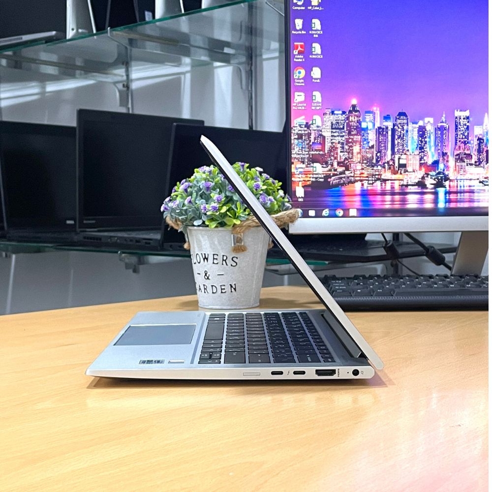 HP ELITEBOOK 830 G7 i7 10TH GEN RAM 16GB SSD 512GB 13.3"  WINDOWS 11 PRO