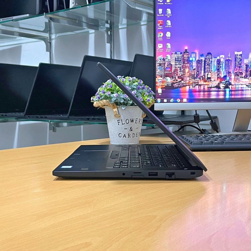 DELL LATITUDE 7490 i7 8TH GEN RAM 16GB SSD 512GB 14" WINDOS 11 PRO