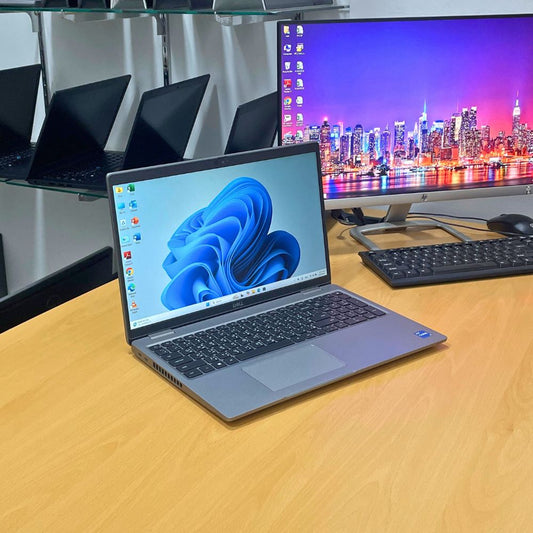 DELL LATITUDE 5520 i5 11TH GEN RAM 16GB SSD 512GB 15.6" WINDOWS 11 PRO