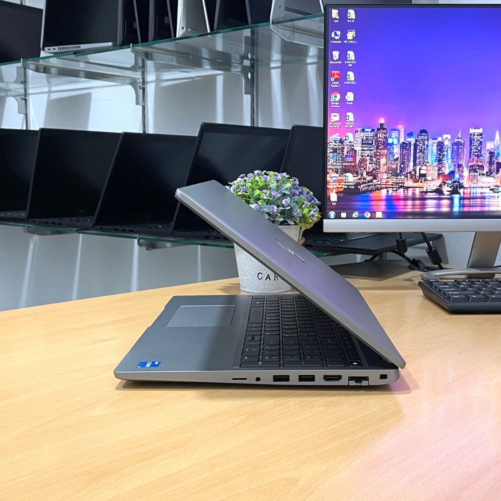 DELL LATITUDE 5520 i5 11TH GEN RAM 16GB SSD 512GB 15.6" WINDOWS 11 PRO