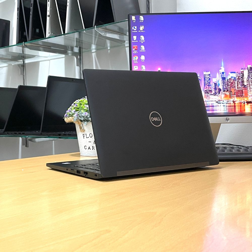 DELL LATITUDE 7390 i5 8TH GEN RAM 8GB SSD 256GB TOUCH 13.3" FHD WINDOWS 11 PRO