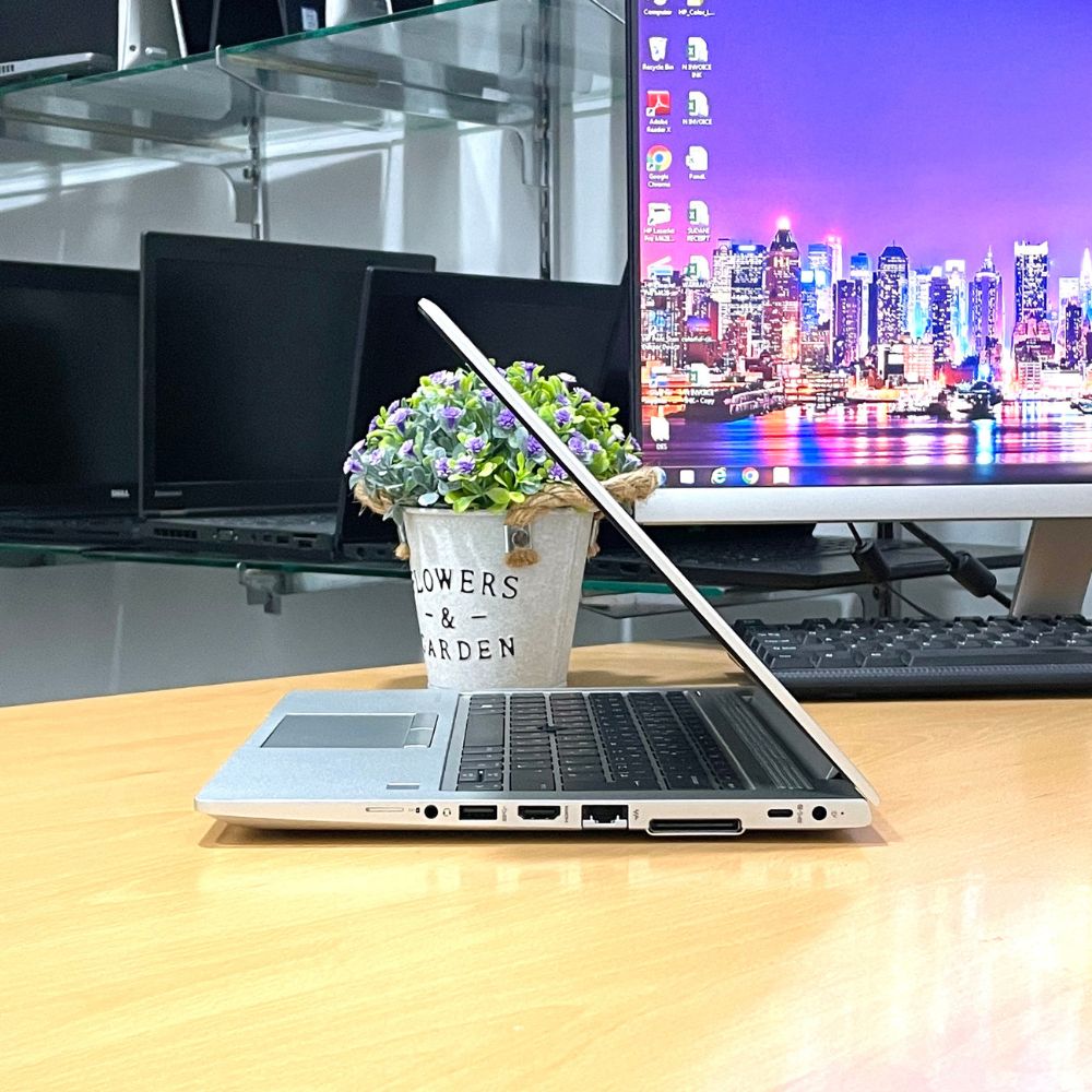 HP ELITEBOOK 830 G5 i7 8TH GEN RAM 8GB SSD 256GB 13.3" WINDOWS 11 PRO