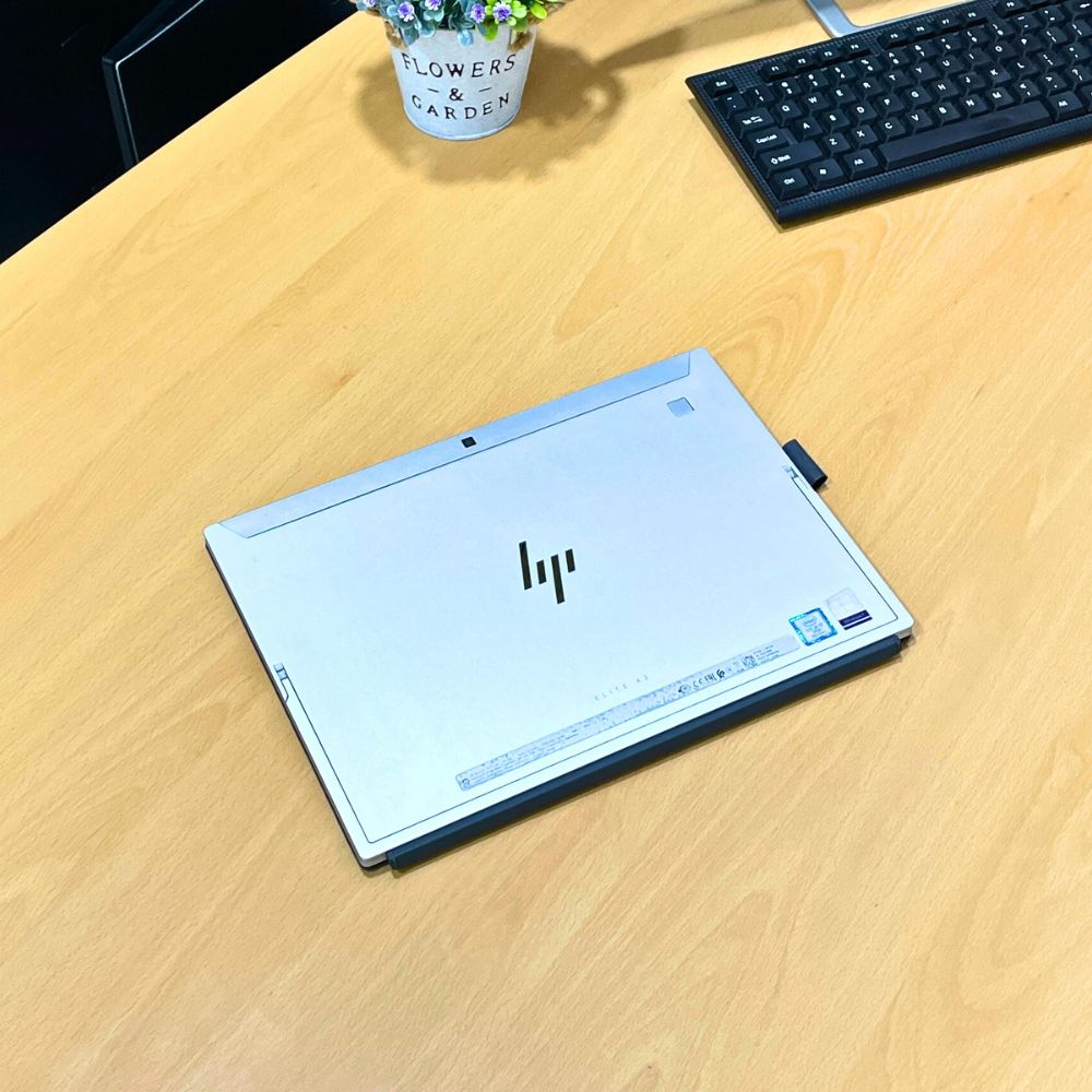 HP ELITE X2 1013 G3 i5 8TH GEN RAM 8GB SSD 256GB 2 IN 1 TOUCH 12.3" WINDOWS 11 PRO
