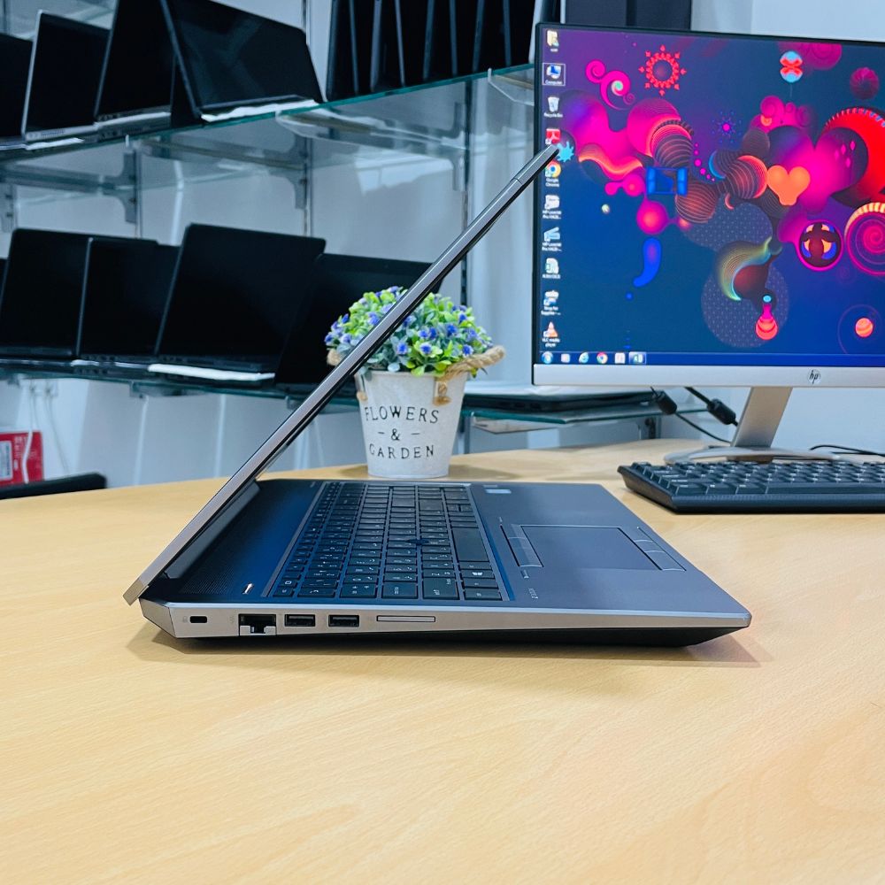 HP ZBOOK 15 STUDIO G5 i7 8TH RAM 16GB SSD 512GB NVIDIA 4GB 15.6" WINDOWS 11 PRO