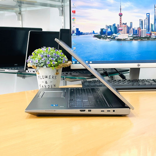 HP ZBOOK FURY G8 i5 11TH 32GB 512GB 4GB NVIDIA GRAPHIC 17.3" WINDOWS 11 PRO