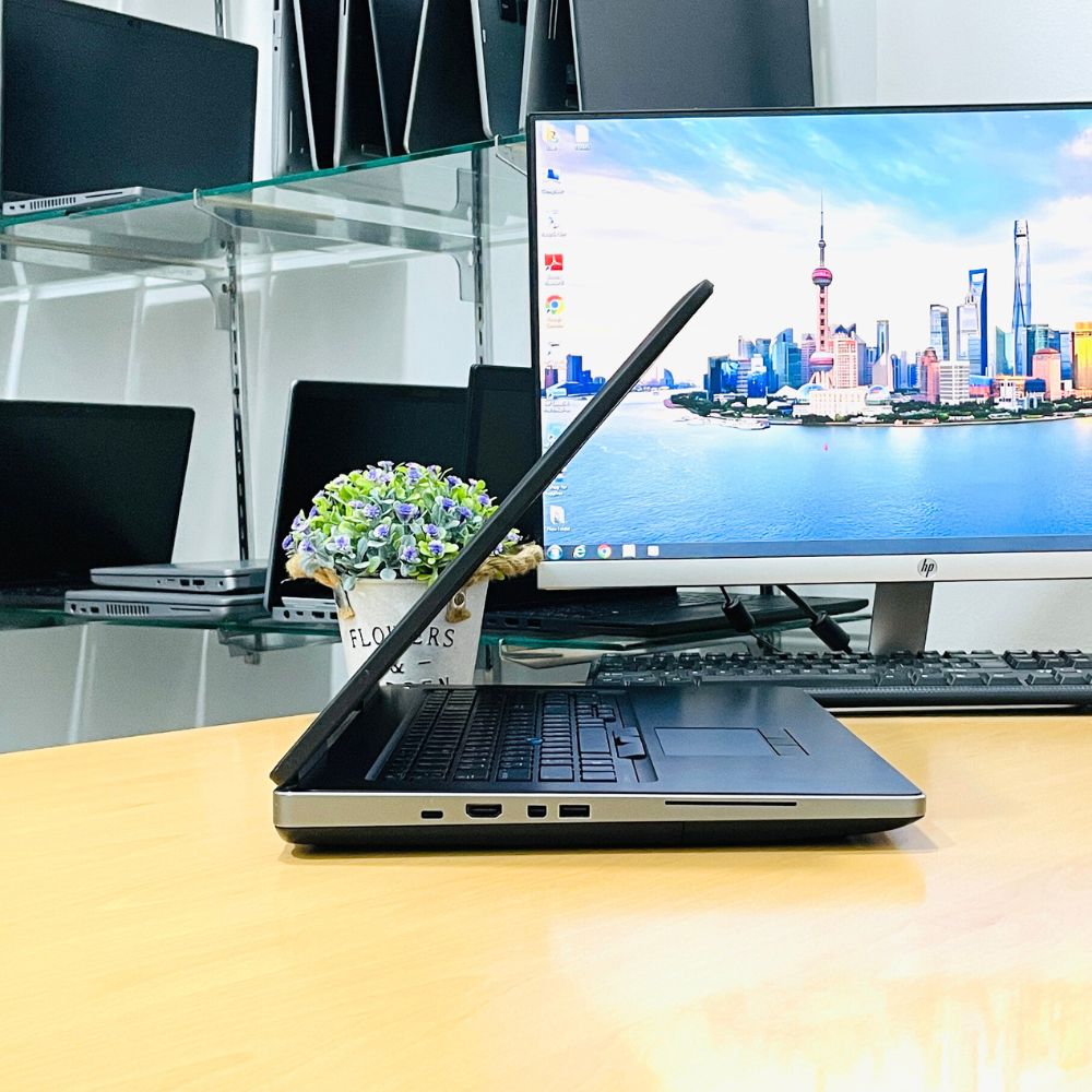 DELL PRECISION 7710 INTEL XEON  RAM 16GB SSD 512GB 8GB NVIDIA GRAPHIC 17" WINDOWS 11 PRO