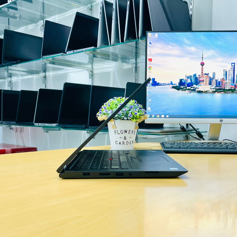 Lenovo Thinkpad P40 yoga Intel Core i7- 6th Gen Ram 8GB  SSD 256GB Touch screen x360