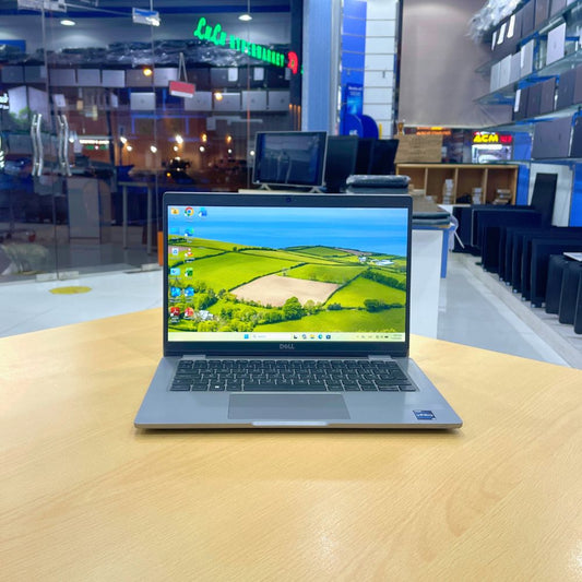Dell Latitude 5330 i7 12th Generation Ram 16GB  SSD 512GB Screen 13.3” FHD Windows 11 pro
