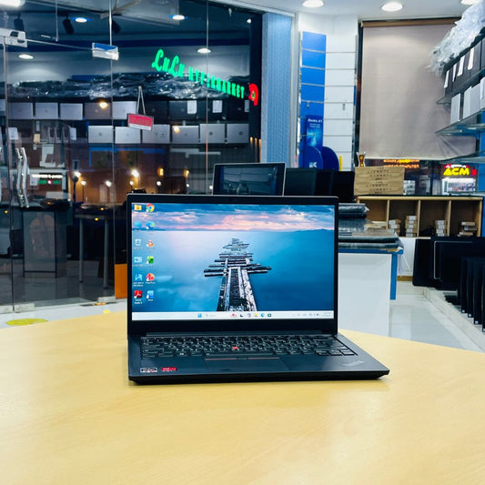 LENOVO THINKPAD E14 AMD RYZEN 5 WITH RADEON RAM 8GB SSD 256GB 14" WINDOWS 11 PRO