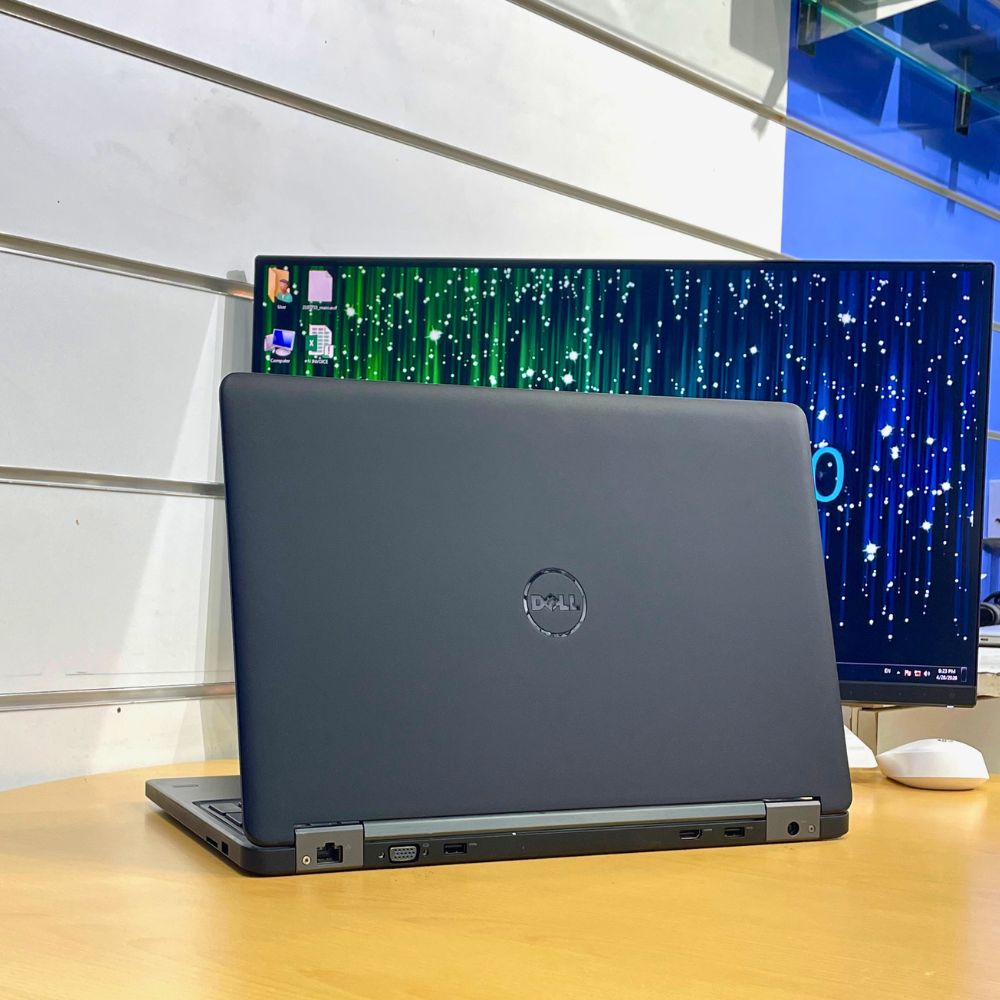 DELL LATITUDE 5550 i5 5TH GEN RAM 8GB SSD 256GB 15.6" WINDOWS 1O PRO