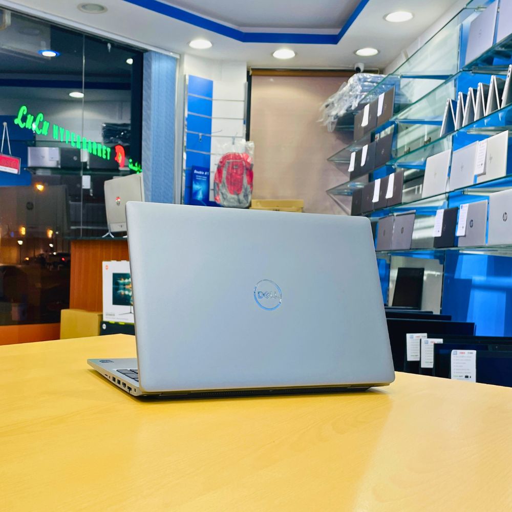 DELL LATITUDE 5530 i7 12TH GEN RAM 16GB SSD 512GB SCREEN 15.6" WINDOWS 11 PRO