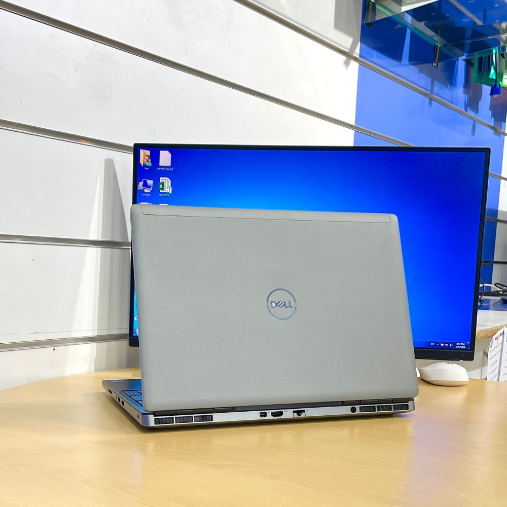 DELL PRECISION 7560 i7 11TH GEN  RAM 16GB SSD 512GB 4GB NVIDIA GRAPHIC 15.6" WINDOWS 11 PRO