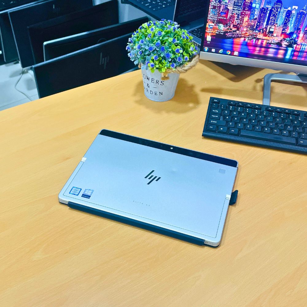 HP ELITE X2 1012 G2 i5 7TH GEN RAM 8GB SSD 256GB 12" INCHES WINDOWS 11 PRO