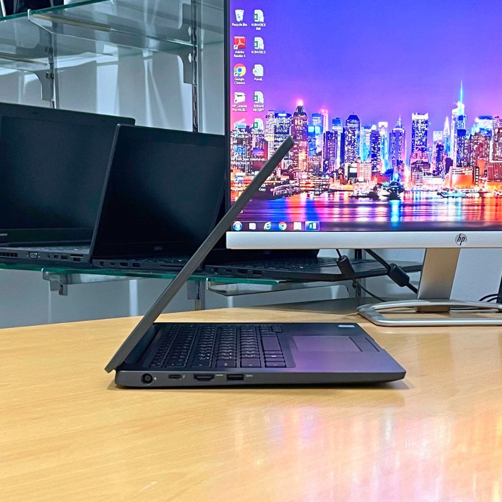 DELL LATITUDE 7400 i5 8TH GEN RAM 8GB SSD 256GB 14" FHD WINDOWS 11 PRO