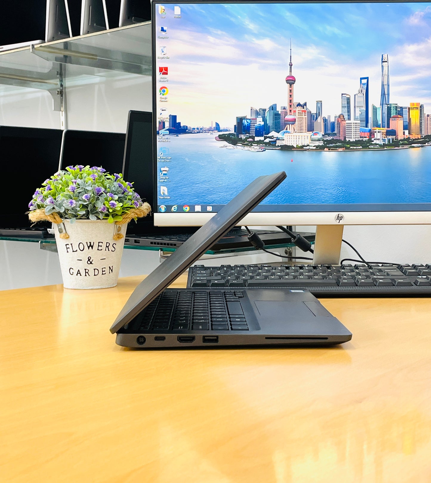 DELL LATITUDE 5300 i5 8TH GEN RAM 8GB SSD 256GB 13.3" FHD SCREEN WINDOWS 11 PRO