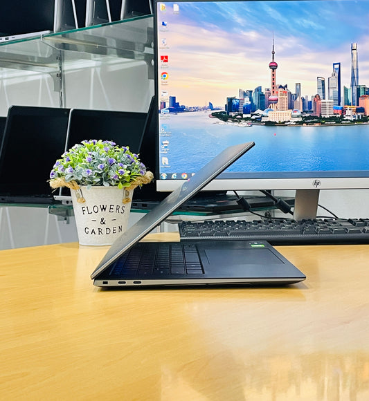 DELL PRECISION 5570 i7 12TH GEN RAM 32GB 512GB NVIDIA RTX 4GB 15.6" 4K TOUCH SCREEN