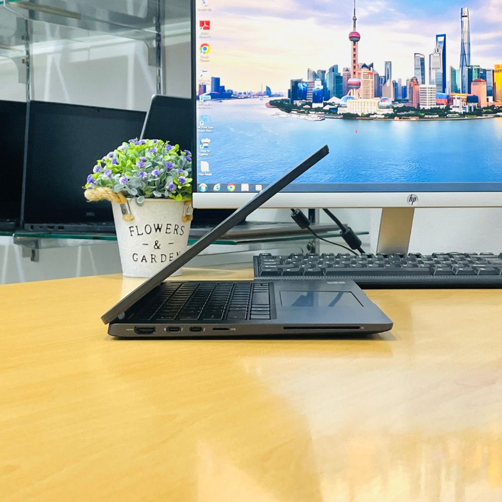 Dell latitude 7410 Intel Core i7-10th Gen Ram 32GB SSD 512GB Display 14” inches Touch screen